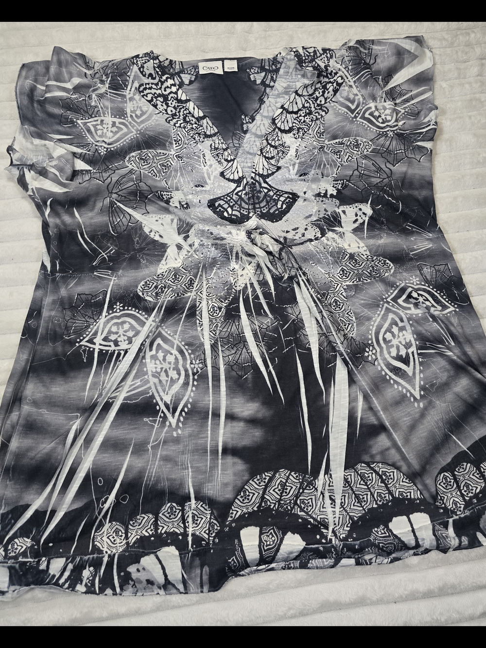 Black & White Floral Tie-Front V-Neck Blouse